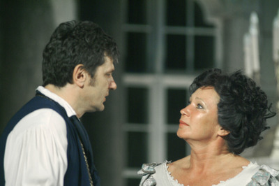 A kertész kutyája A kertész kutyája