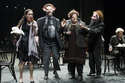 Moliendo café Moliendo café