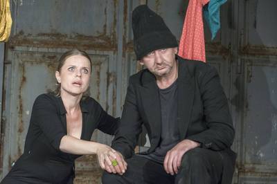 A lányka és a Pápa A lányka és a Pápa