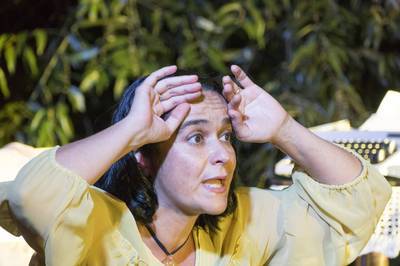 Szelíden és szilárdan Szelíden és szilárdan