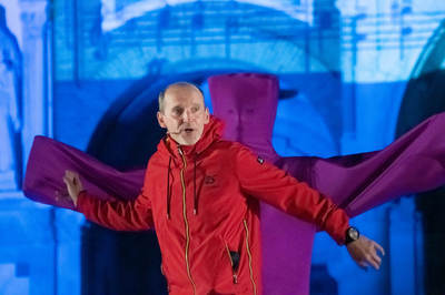 Akárki moralitás-játék Akárki moralitás-játék