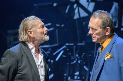 Az öreg hölgy látogatása Az öreg hölgy látogatása