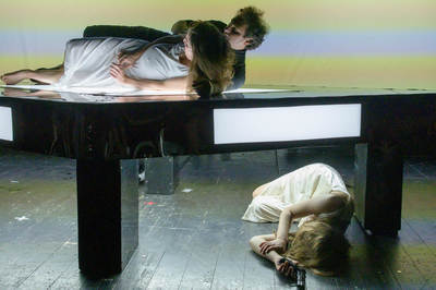 Boldogtalanok Boldogtalanok