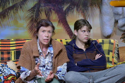 A rendes lányok csendben sírnak A rendes lányok csendben sírnak