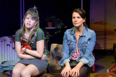 A rendes lányok csendben sírnak A rendes lányok csendben sírnak