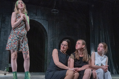 Három nővér Három nővér