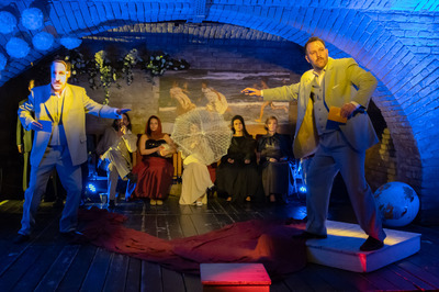 Miért éppen Genova? – Tanulmány egy unalmamban elpusztított sirályról… Miért éppen Genova? – Tanulmány egy unalmamban elpusztított sirályról…