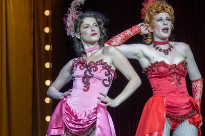 Lila ákác Lila ákác