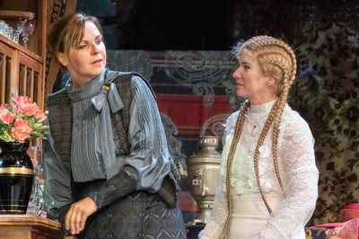 Három és fél nővér Három és fél nővér