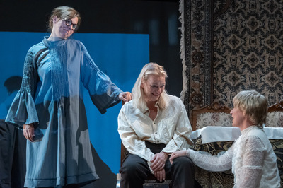 Három és fél nővér Három és fél nővér