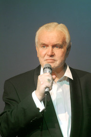 Fizetek, főúr! Fizetek, főúr!