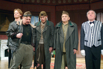 A tizedes meg a többiek A tizedes meg a többiek