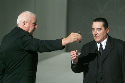 Szeget szeggel Szeget szeggel