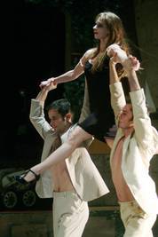 Lány, kertben Lány, kertben